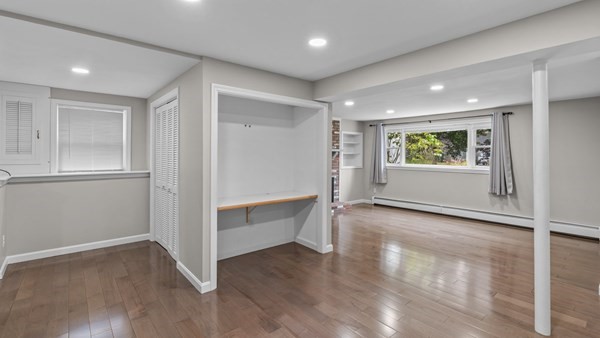 Southborough, Massachusetts, 01772, United States, 4 Bedrooms Bedrooms, ,3 BathroomsBathrooms,Residential,For Sale,1981487