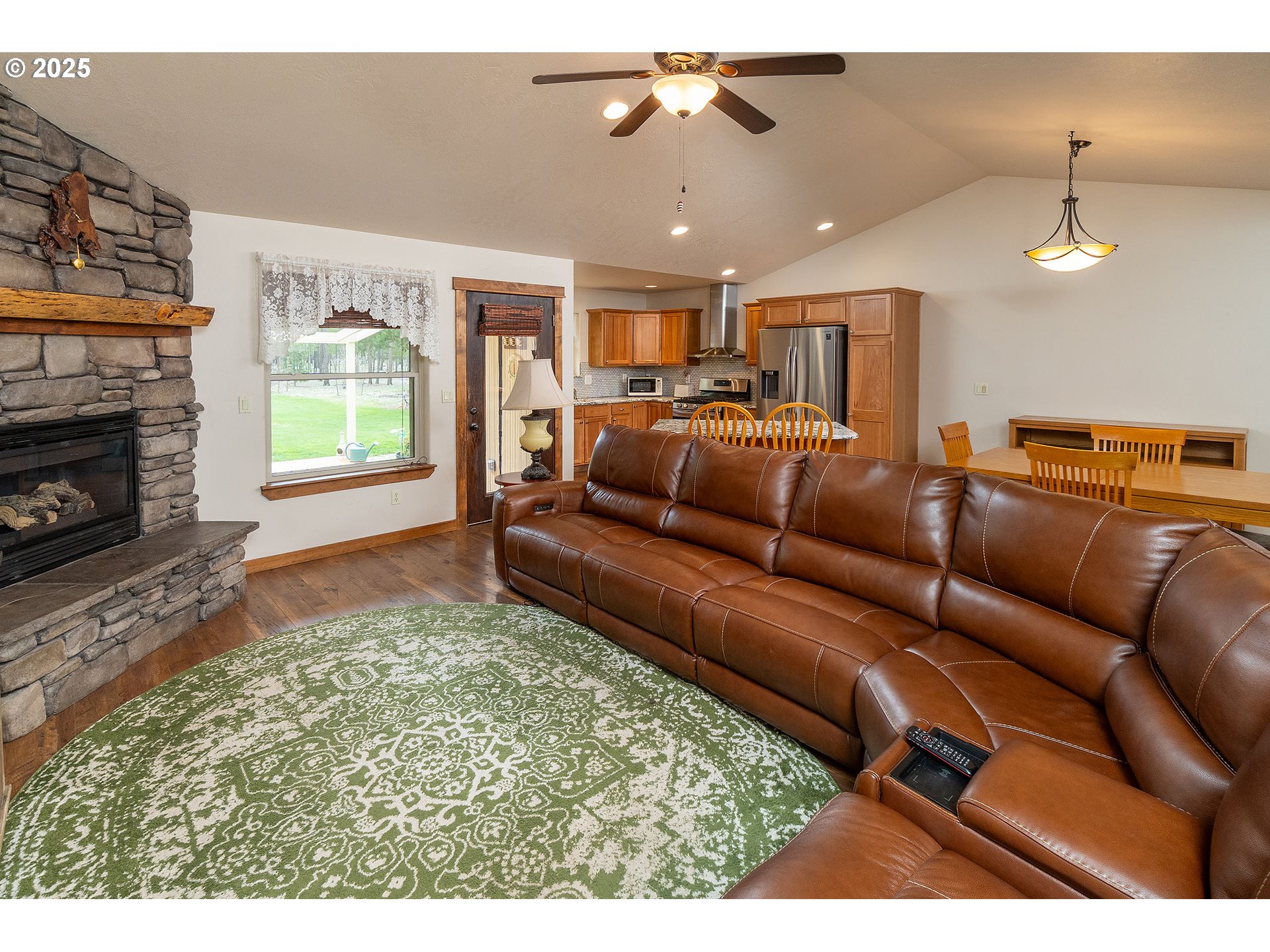 La Pine, Oregon, 97739, United States, 3 Bedrooms Bedrooms, ,2 BathroomsBathrooms,Residential,For Sale,1961362