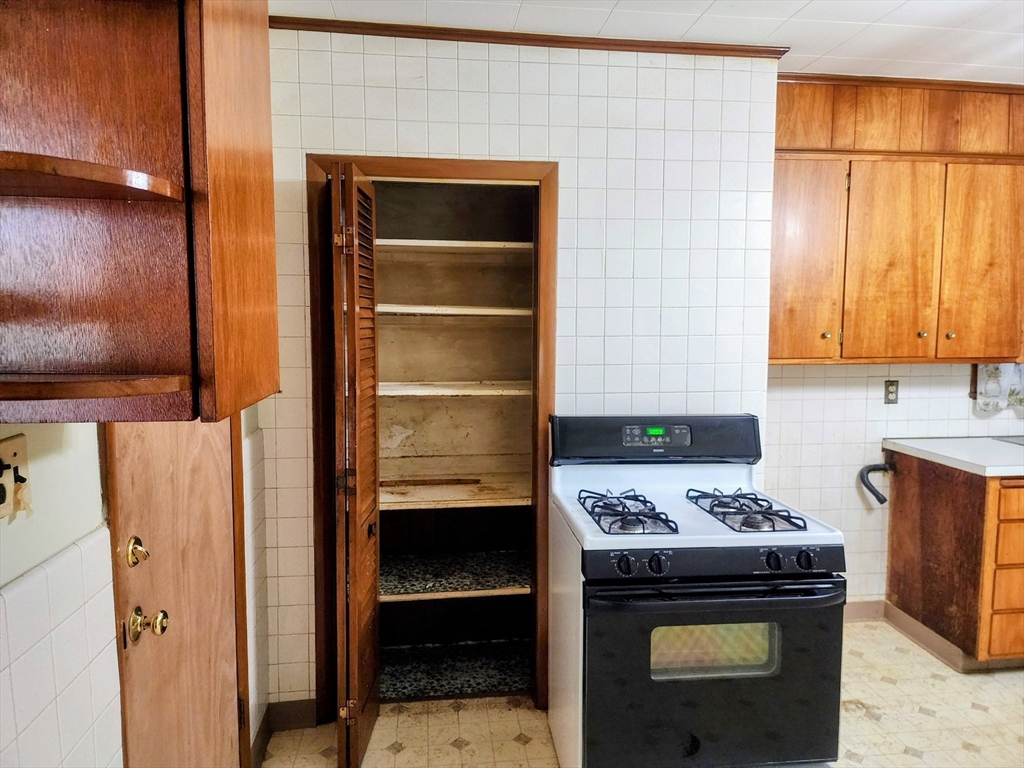 Boston, Massachusetts, 02128, United States, 4 Bedrooms Bedrooms, ,2 BathroomsBathrooms,Residential,For Sale,1975613