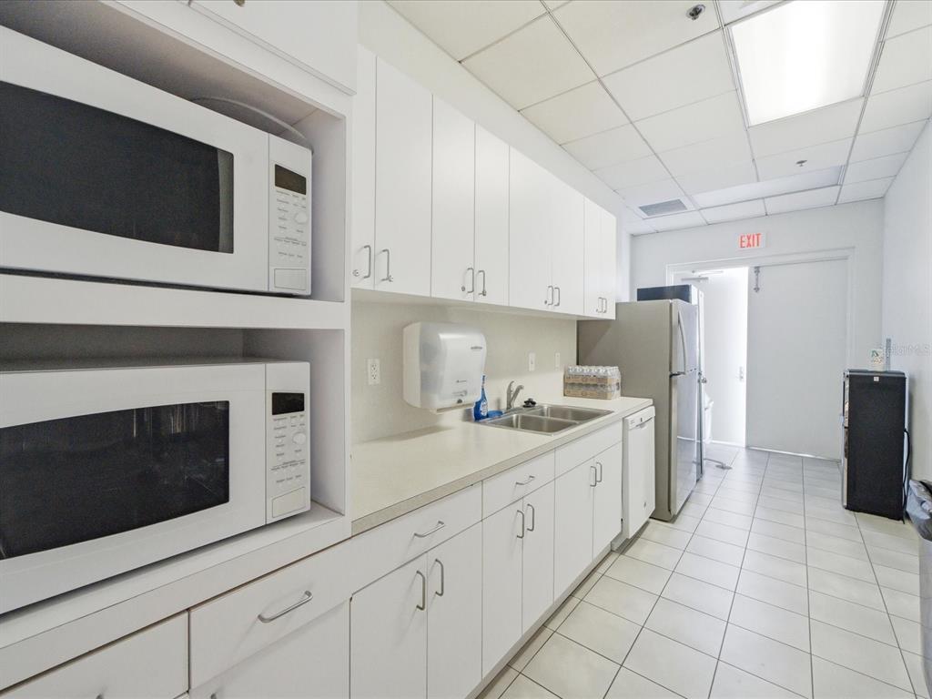 Tampa, Florida, 33602, United States, 2 Bedrooms Bedrooms, ,3 BathroomsBathrooms,Residential,For Sale,2003019