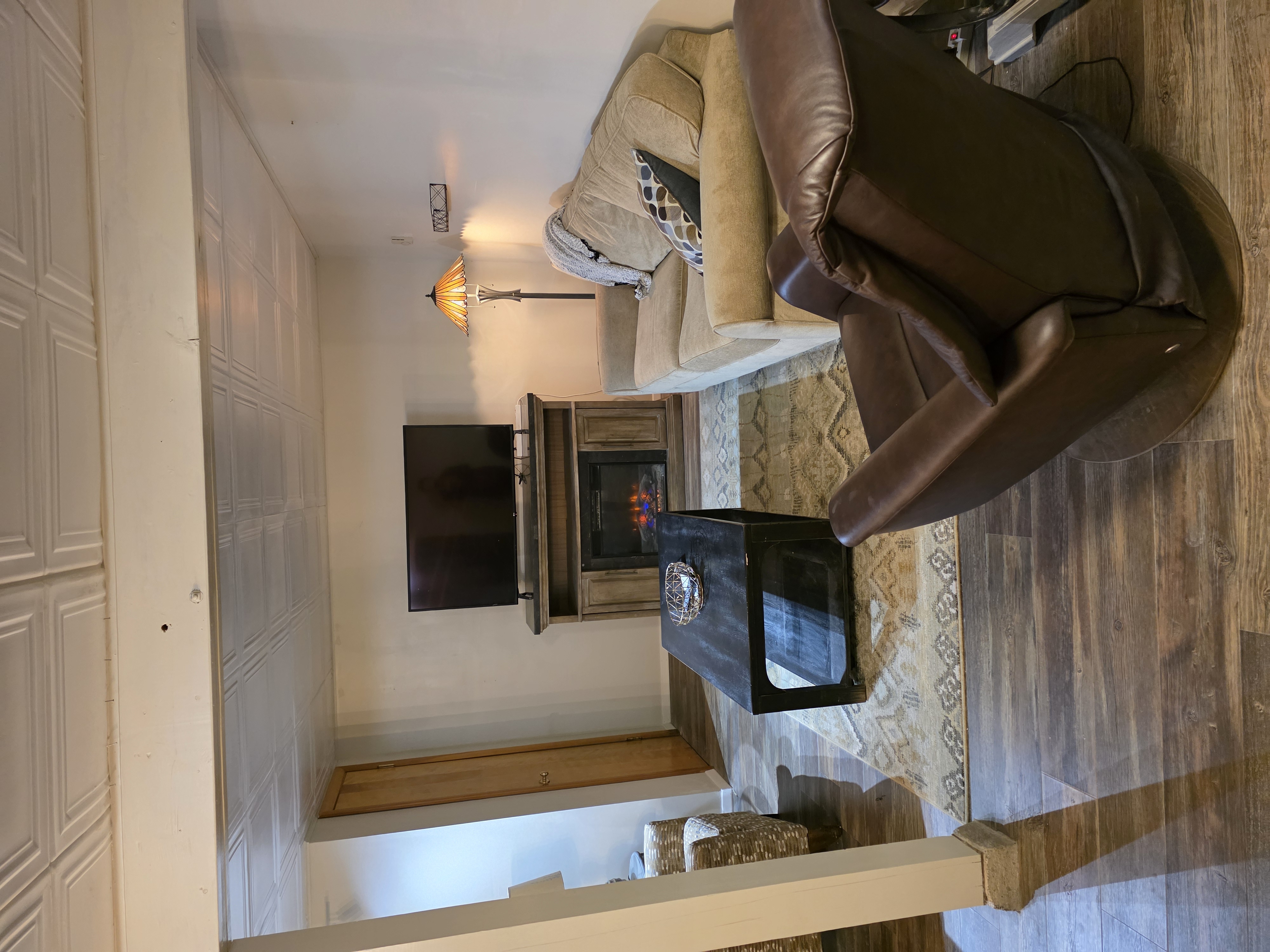 Dillon, Montana, 59725, United States, 5 Bedrooms Bedrooms, ,4 BathroomsBathrooms,Residential,For Sale,1980555