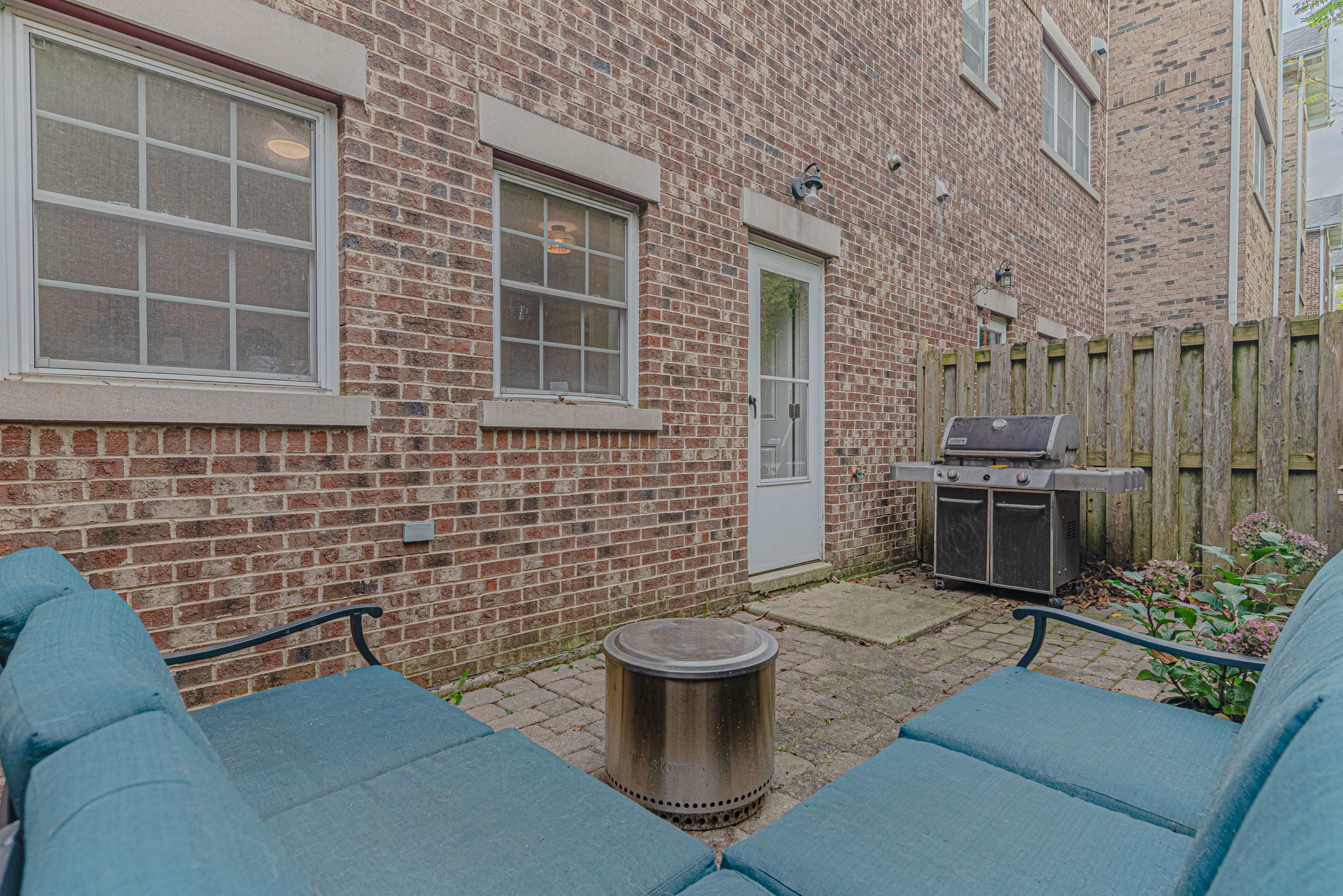 Evanston, Illinois, 60201, United States, 2 Bedrooms Bedrooms, ,4 BathroomsBathrooms,Residential,For Sale,2010396