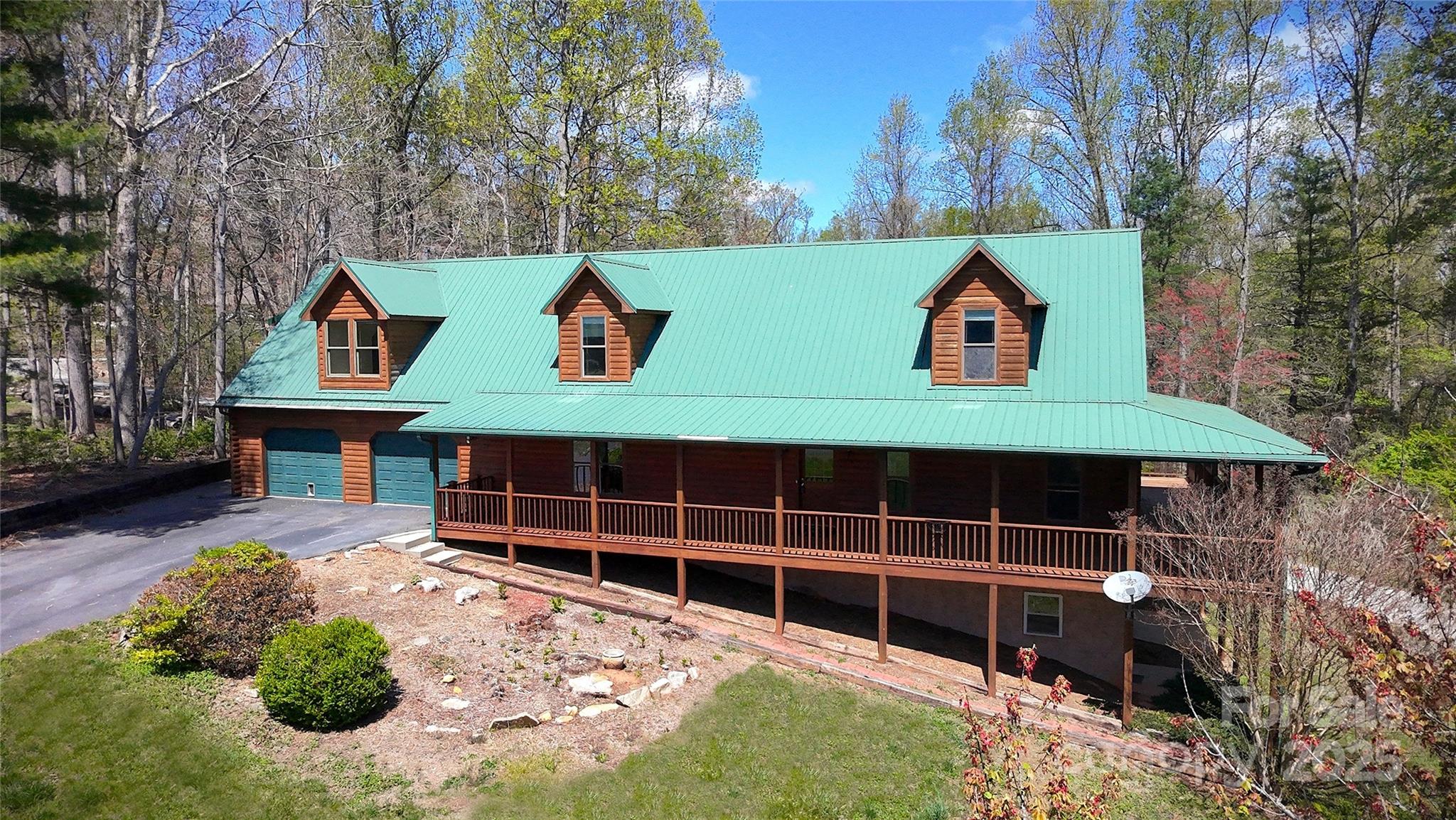 Hendersonville, North Carolina, 28792, United States, 3 Bedrooms Bedrooms, ,3 BathroomsBathrooms,Residential,For Sale,1958390