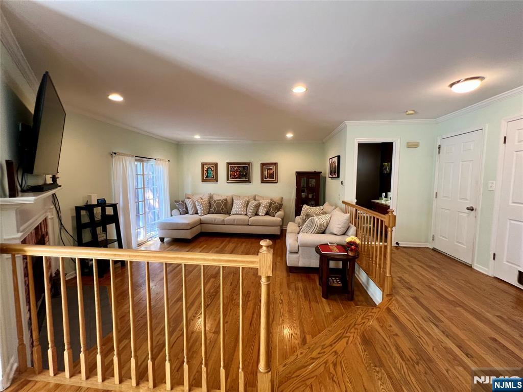 Pompton Lakes, New Jersey, 07442, United States, 3 Bedrooms Bedrooms, ,3 BathroomsBathrooms,Residential,For Sale,1924914