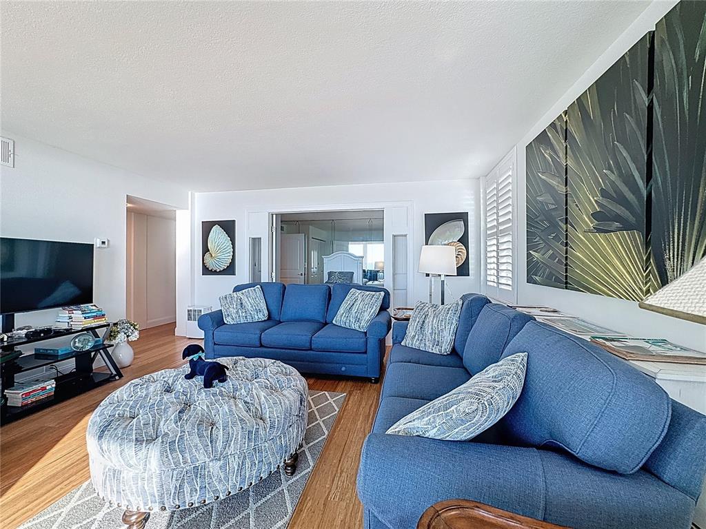 Venice, Florida, 34285, United States, 2 Bedrooms Bedrooms, ,2 BathroomsBathrooms,Residential,For Sale,1999617