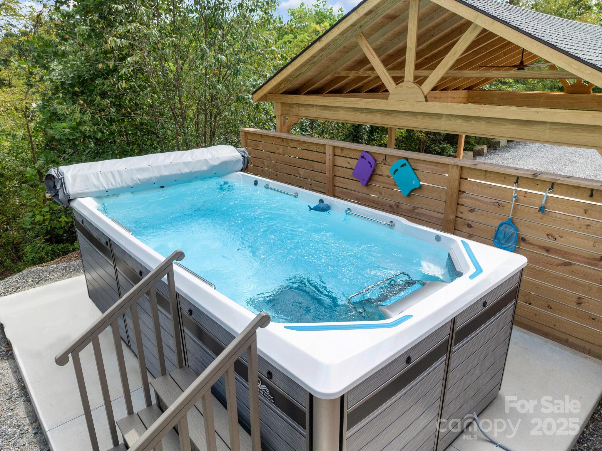 Nebo, North Carolina, 28761, United States, 3 Bedrooms Bedrooms, ,3 BathroomsBathrooms,Residential,For Sale,1996153