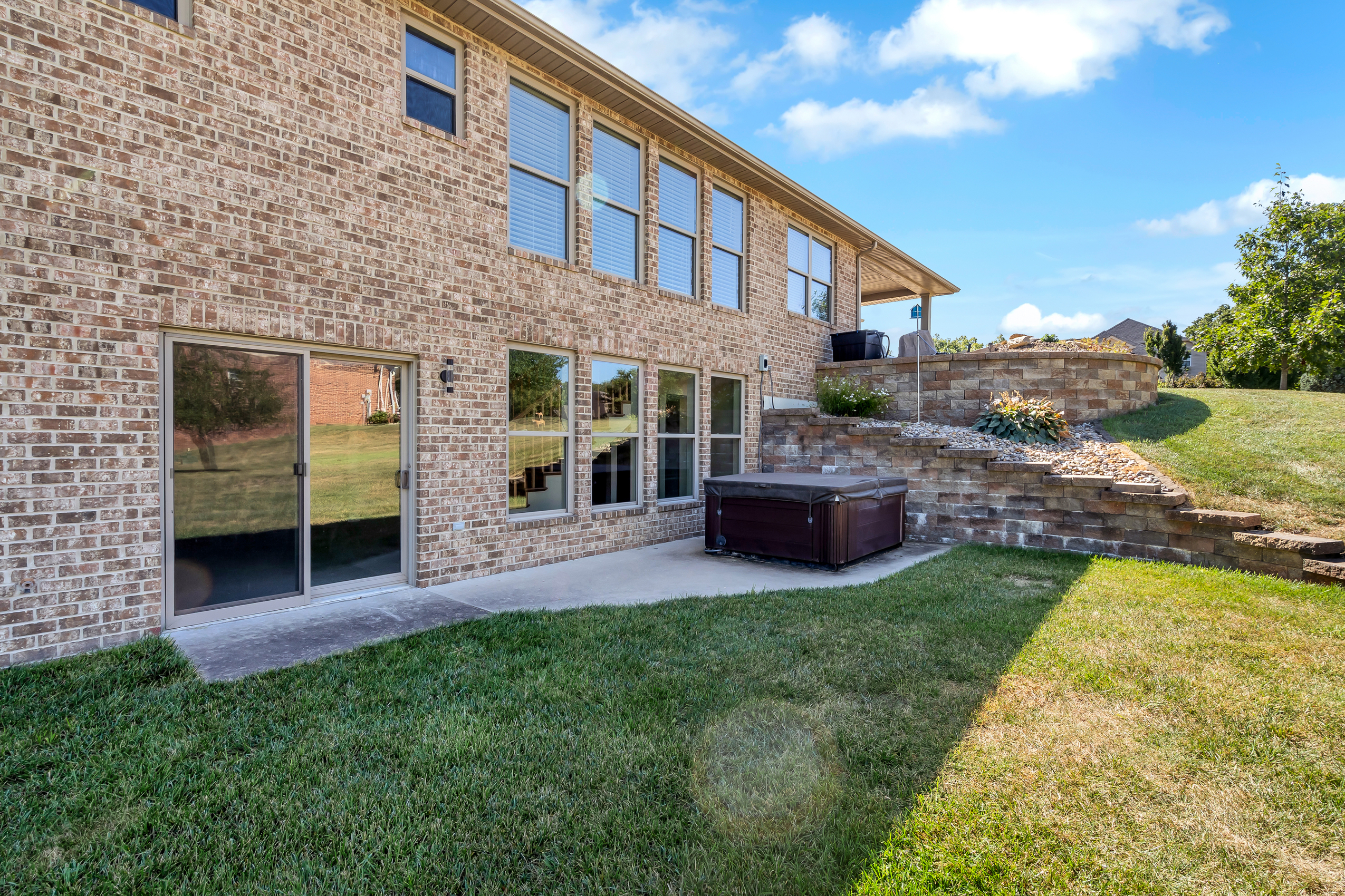 Waterloo, Illinois, 62298, United States, 5 Bedrooms Bedrooms, ,4 BathroomsBathrooms,Residential,For Sale,1978838