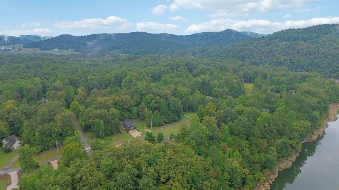 Burnside, Kentucky, 42519, United States, 5 Bedrooms Bedrooms, ,4 BathroomsBathrooms,Residential,For Sale,1978974