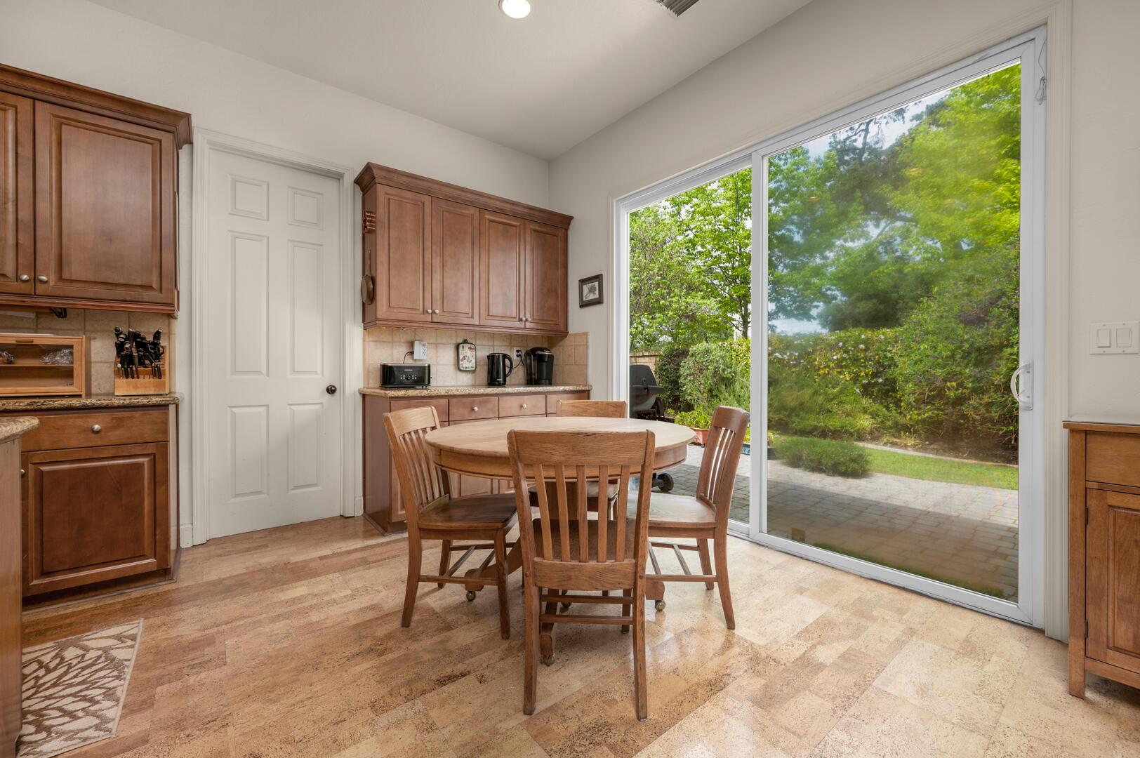 Visalia, California, 93291, United States, 4 Bedrooms Bedrooms, ,3 BathroomsBathrooms,Residential,For Sale,2009986