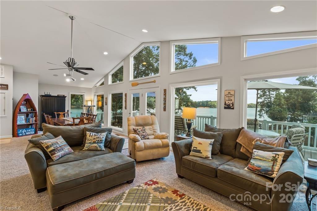 New London, North Carolina, 28127, United States, 3 Bedrooms Bedrooms, ,2 BathroomsBathrooms,Residential,For Sale,1827846