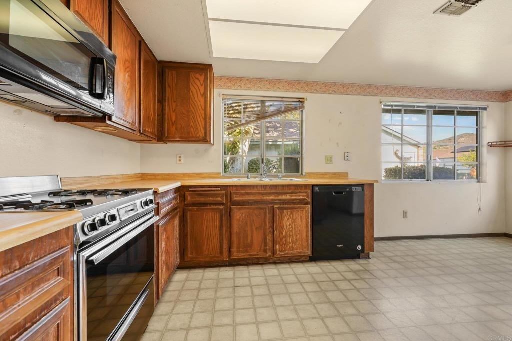 Escondido, California, 92027, United States, 2 Bedrooms Bedrooms, ,2 BathroomsBathrooms,Residential,For Sale,1965689