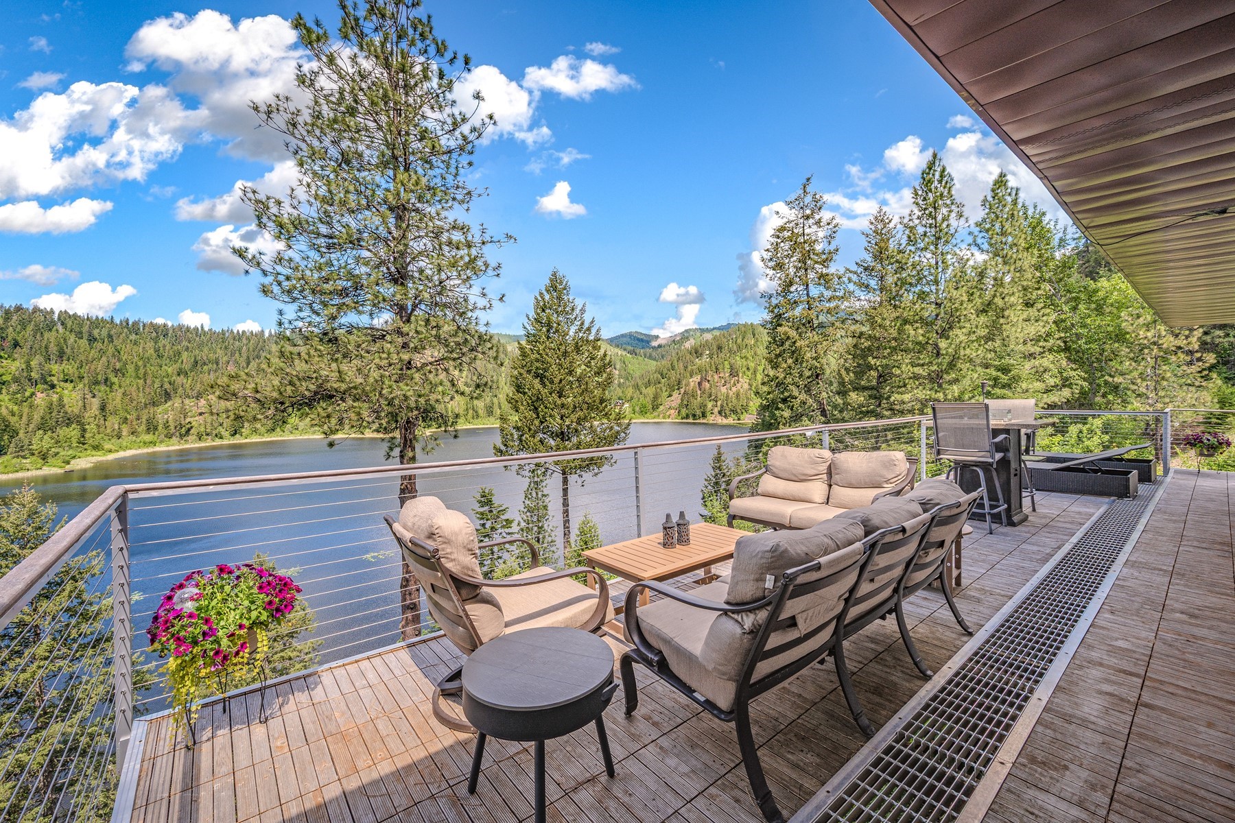  Lake Retreat on Private Acreage - 物件實景