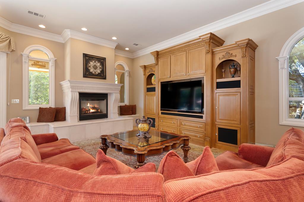 El Dorado Hills, California, 95762, United States, 4 Bedrooms Bedrooms, ,6 BathroomsBathrooms,Residential,For Sale,1958434