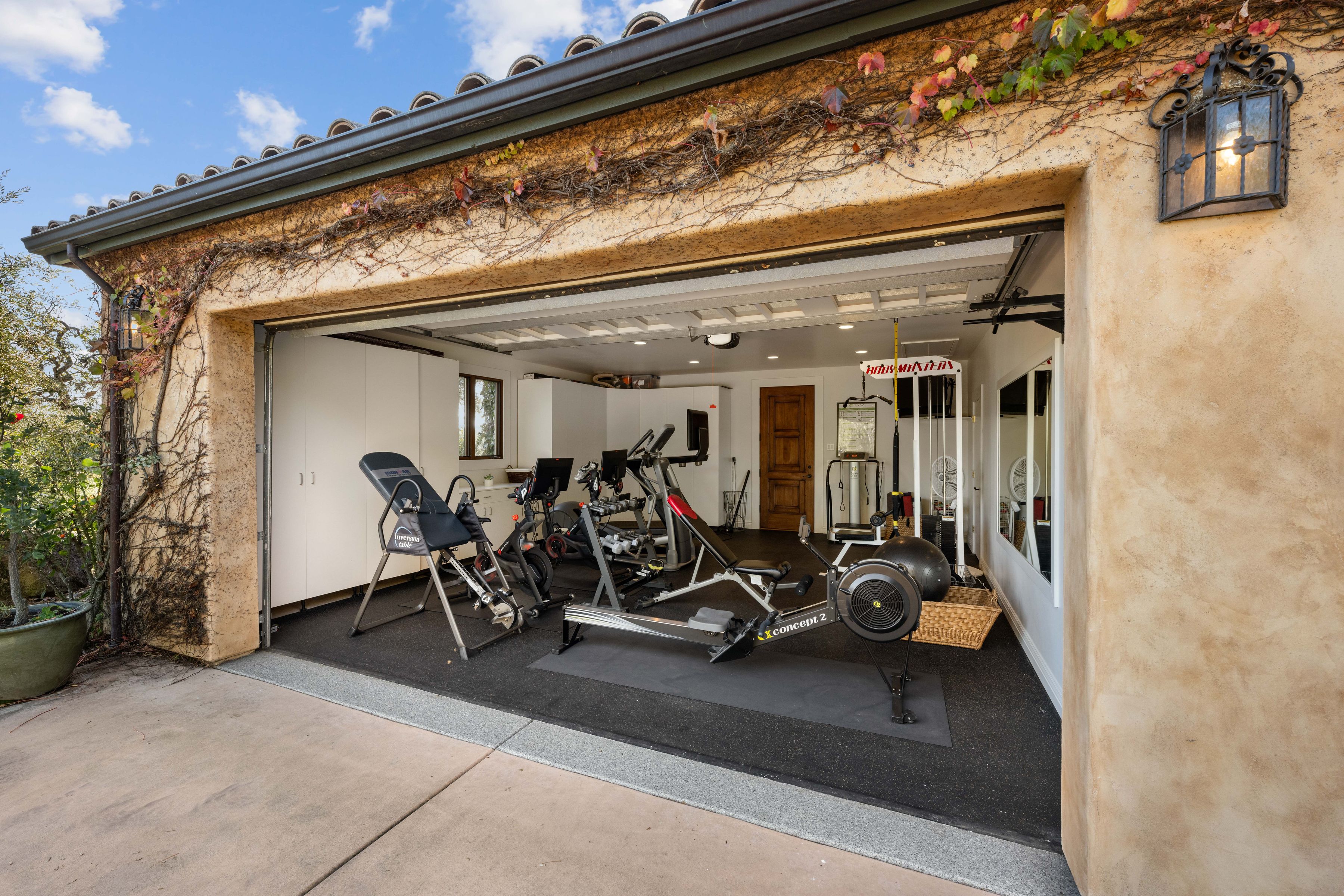  4575 Lovall Valley Loop Road - 物件實景