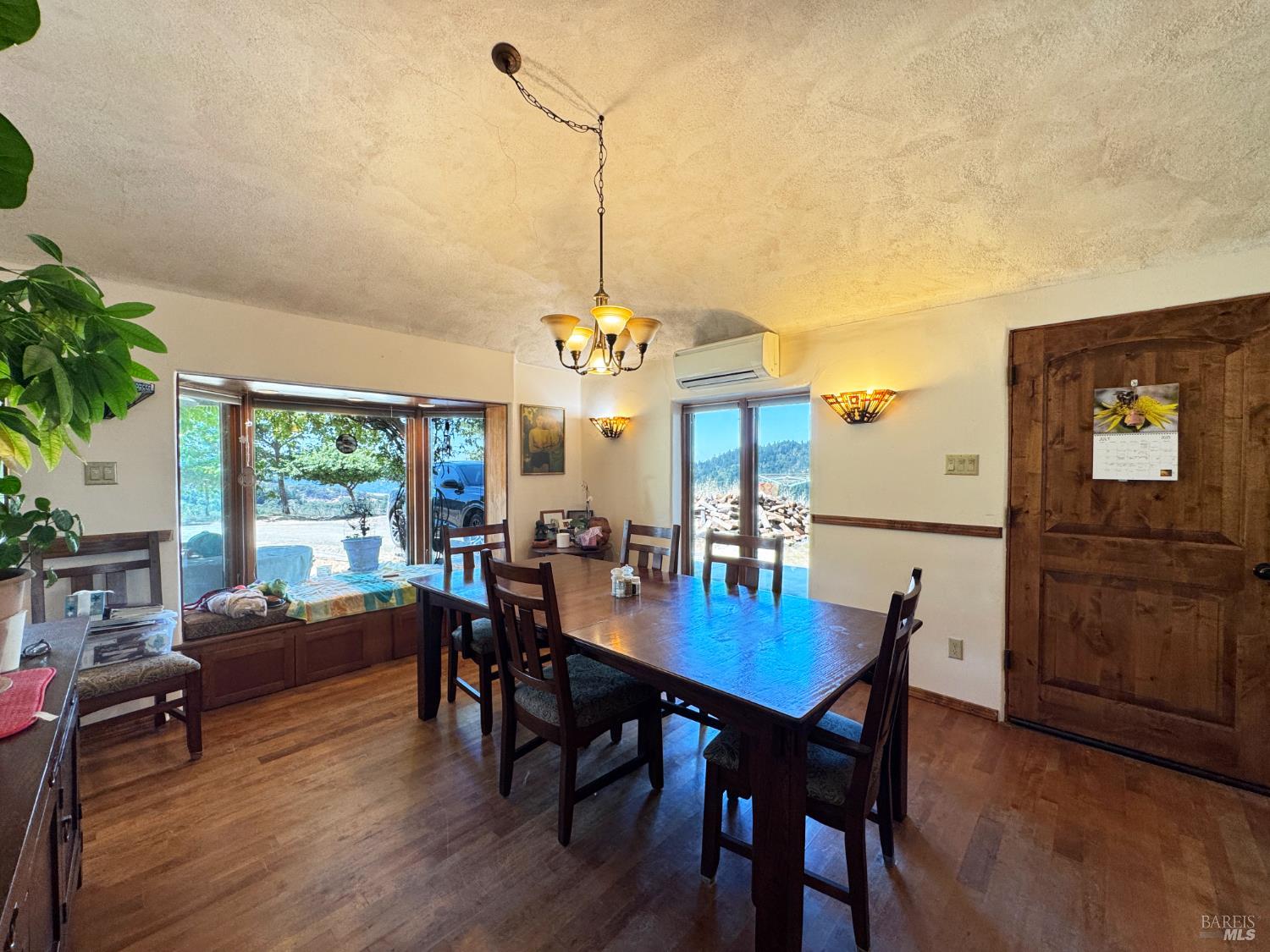 Garberville, California, 95542, United States, 3 Bedrooms Bedrooms, ,2 BathroomsBathrooms,Residential,For Sale,1914332