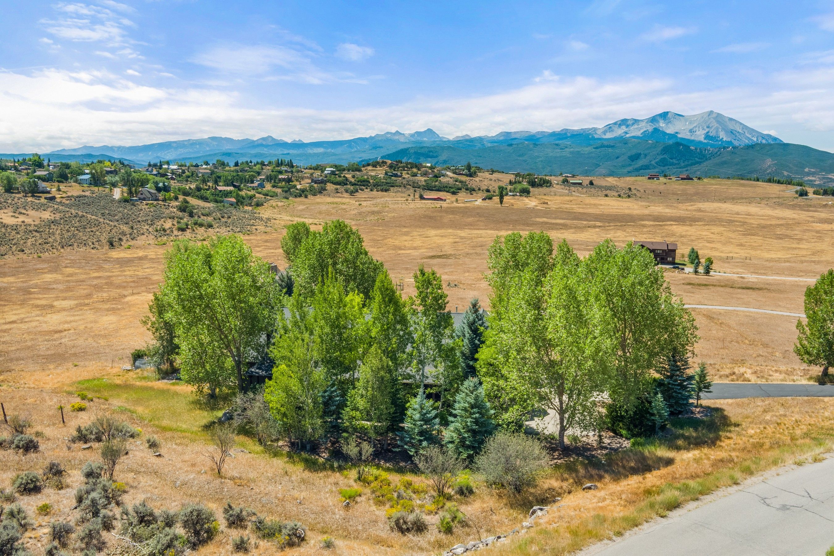 Rural Privacy. Mountain Views. Minutes From It All. - 物件實景