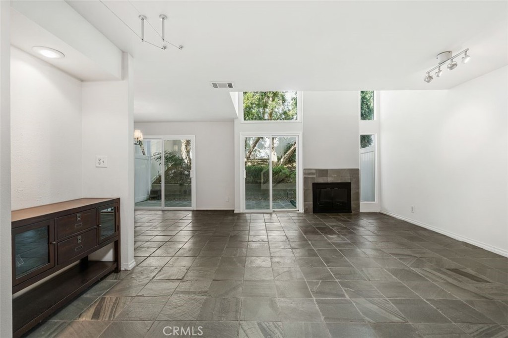 Northridge, California, 91325, United States, 2 Bedrooms Bedrooms, ,3 BathroomsBathrooms,Residential,For Sale,1991947