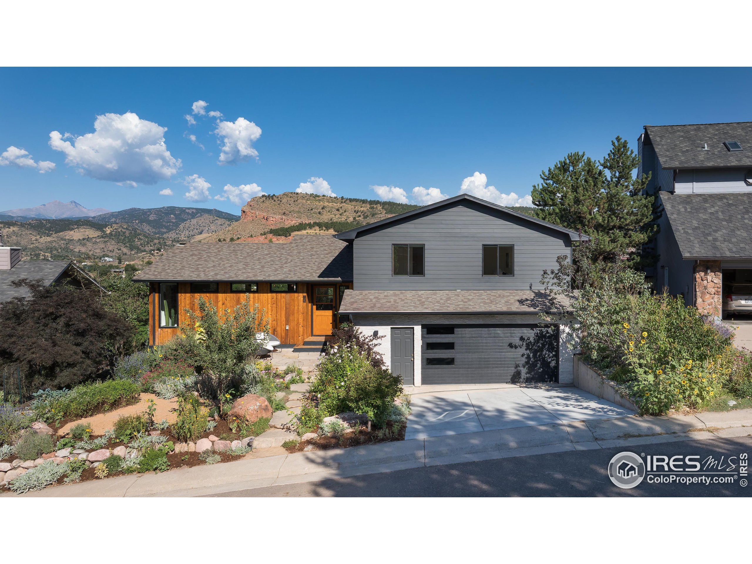 Lyons, Colorado, 80540, United States, 4 Bedrooms Bedrooms, ,2 BathroomsBathrooms,Residential,For Sale,1926189