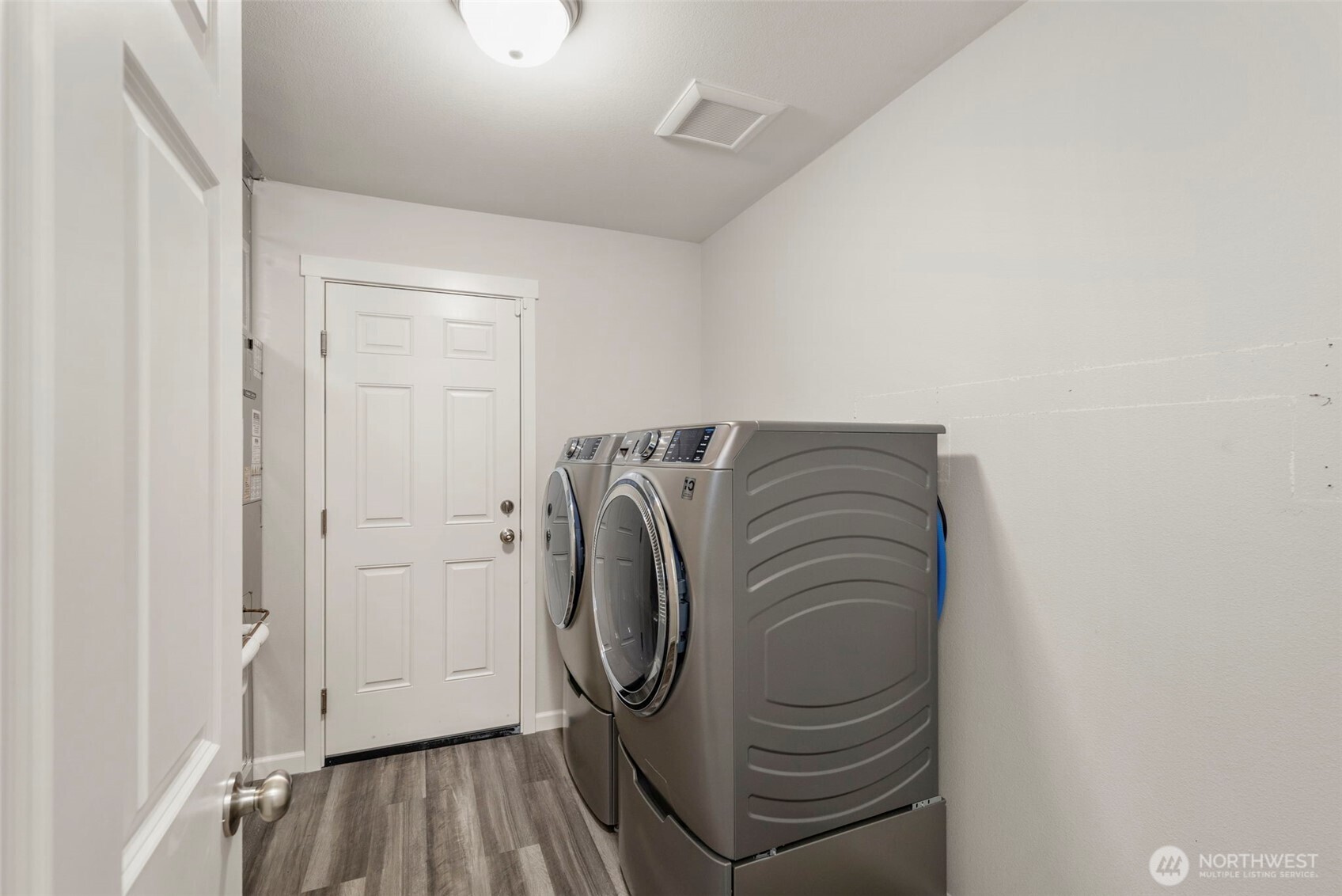 Port Townsend, Washington, 98368, United States, 3 Bedrooms Bedrooms, ,1 BathroomBathrooms,Residential,For Sale,1989519