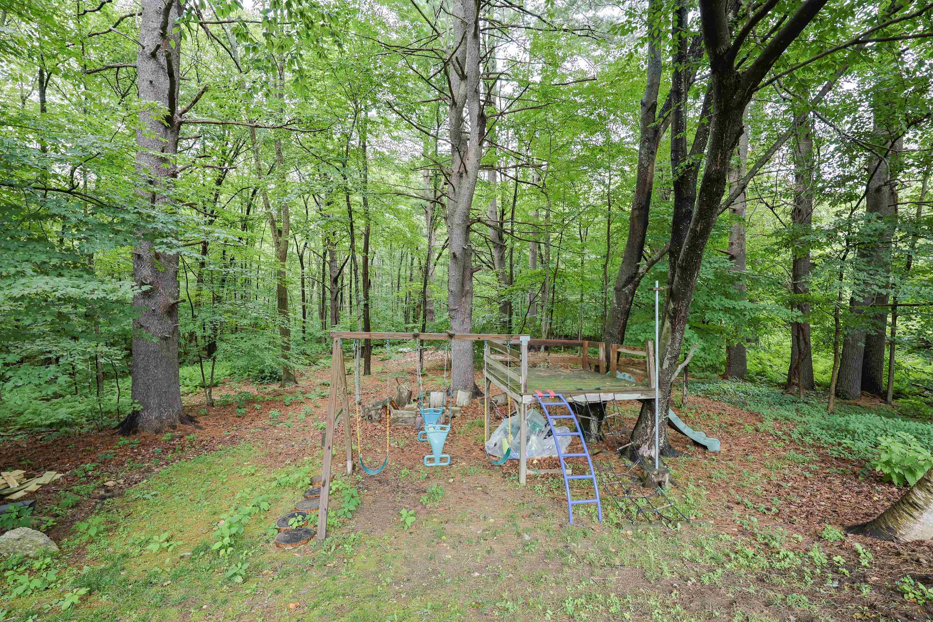 Hampstead, New Hampshire, 03826, United States, 4 Bedrooms Bedrooms, ,2 BathroomsBathrooms,Residential,For Sale,1890507
