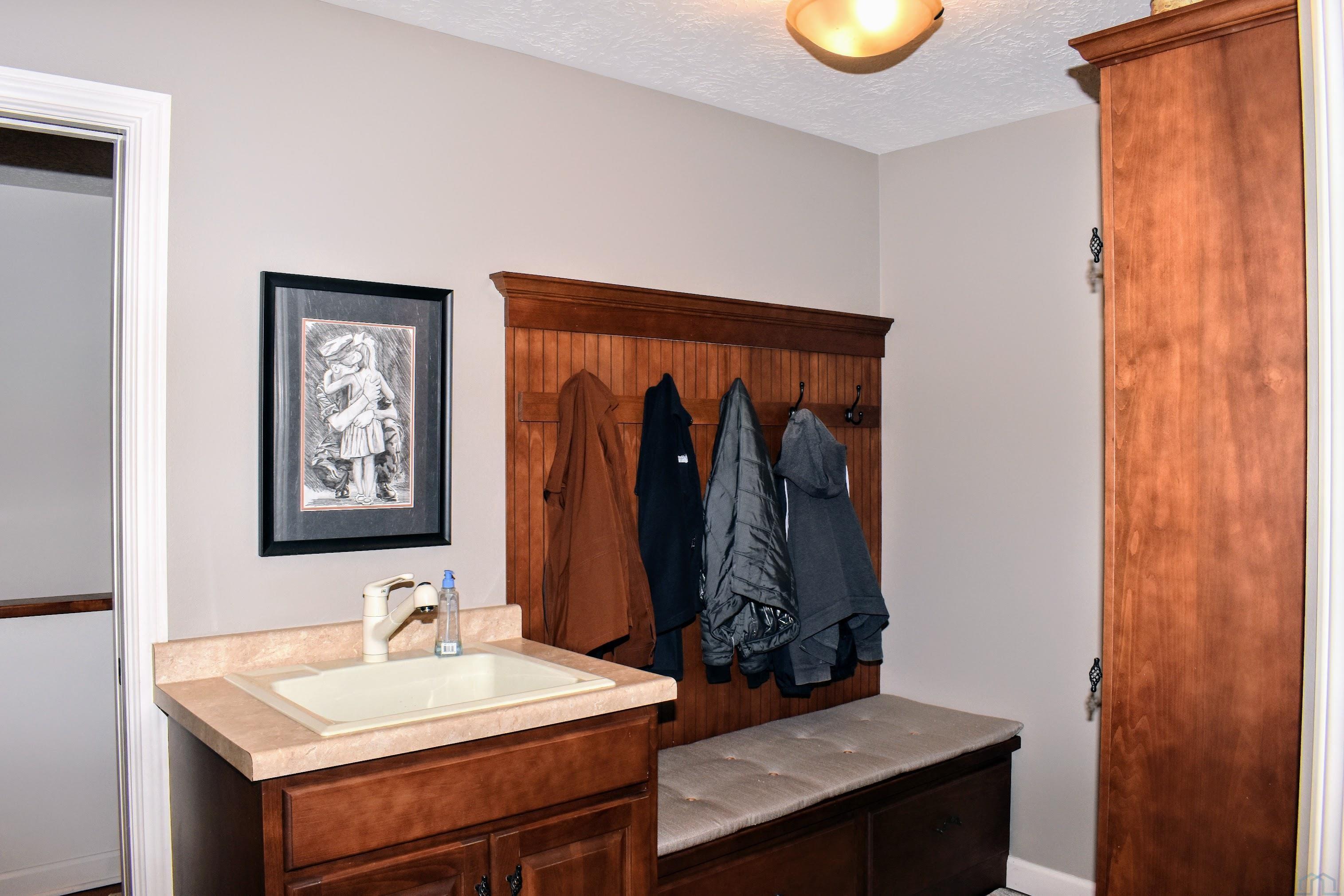 Dakota Dunes, South Dakota, 57049, United States, 4 Bedrooms Bedrooms, ,3 BathroomsBathrooms,Residential,For Sale,2048659