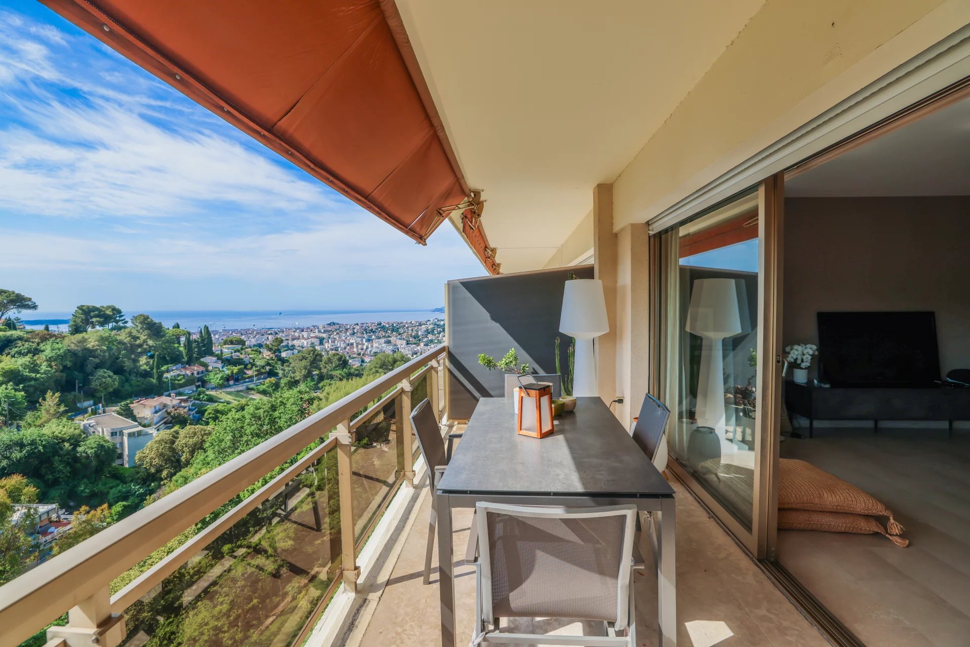 Le Cannet, Provence-Alpes-Côte d’Azur, 06110, FR, 2 Bedrooms Bedrooms, ,2 BathroomsBathrooms,Residential,For Sale,1829506