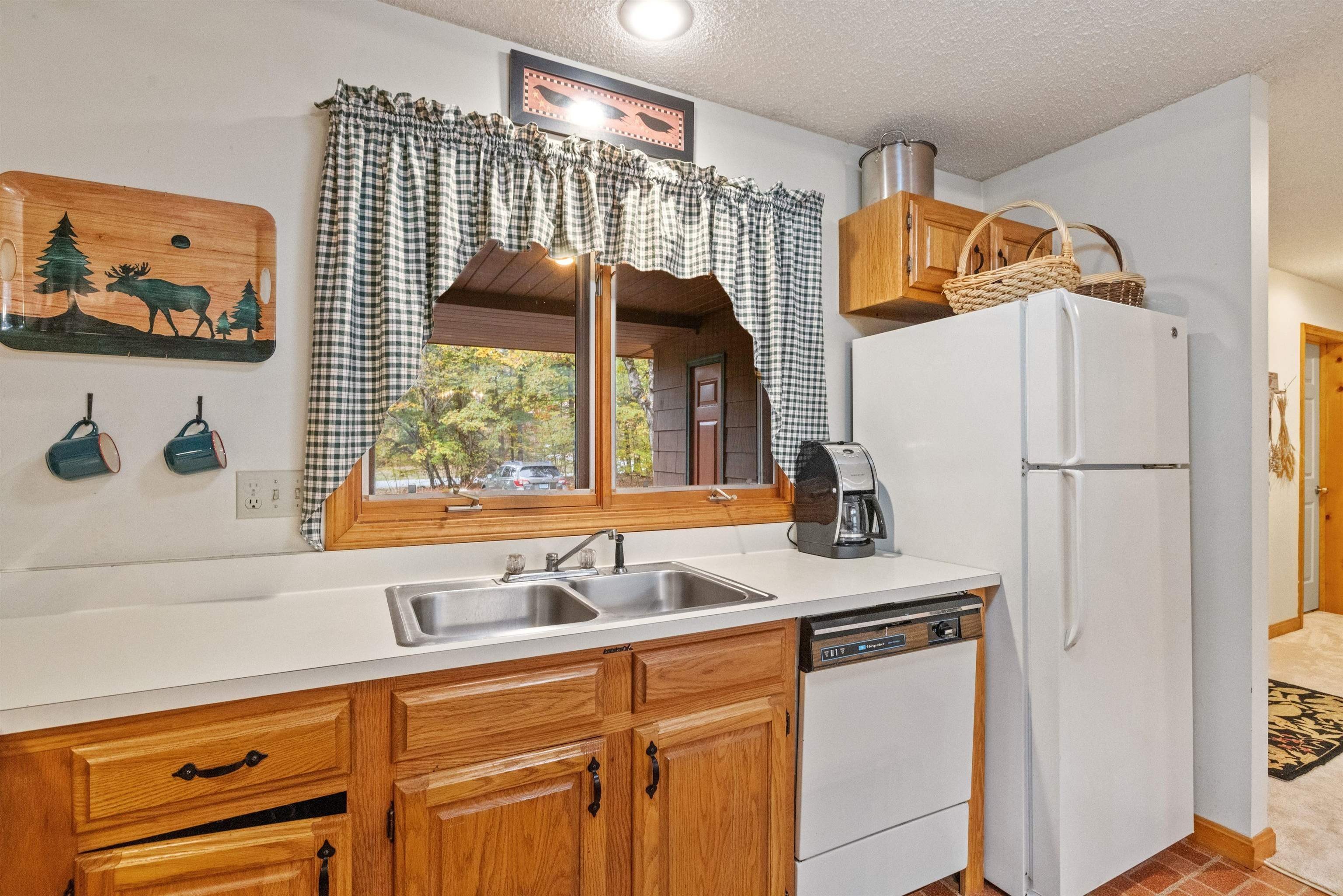 Woodstock, New Hampshire, 03262, United States, 2 Bedrooms Bedrooms, ,3 BathroomsBathrooms,Residential,For Sale,1977442