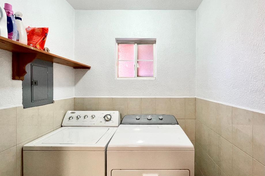 Guaymas, Sonora, 85506, Mexico, 4 Bedrooms Bedrooms, ,2 BathroomsBathrooms,Residential,For Sale,1918784