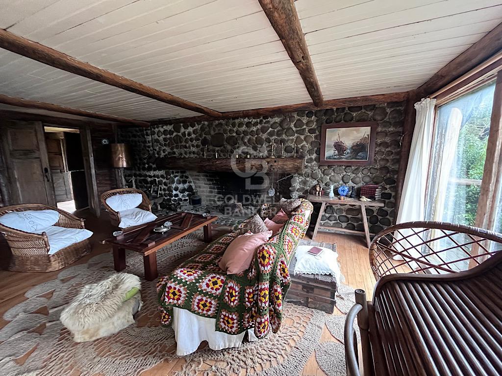 Puerto Montt, Chile, 5 Bedrooms Bedrooms, ,3 BathroomsBathrooms,Residential,For Sale,1907839