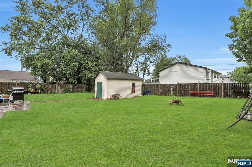 Fair Lawn, New Jersey, 07410, United States, 3 Bedrooms Bedrooms, ,3 BathroomsBathrooms,Residential,For Sale,1992145