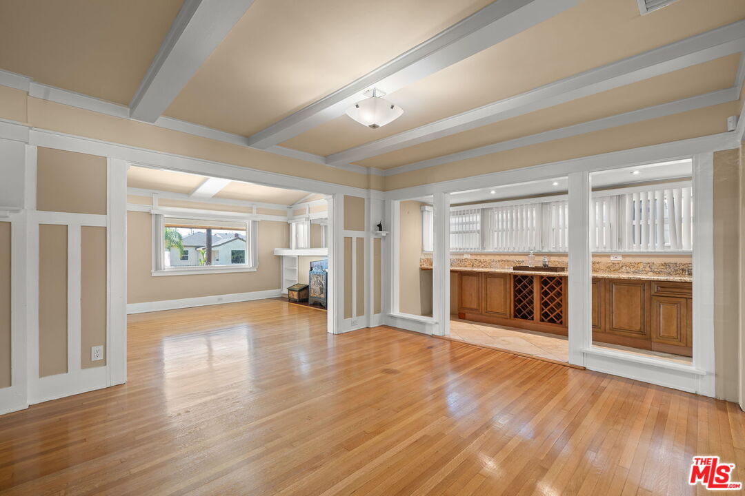 Inglewood, California, 90301, United States, 4 Bedrooms Bedrooms, ,Residential,For Sale,1993499