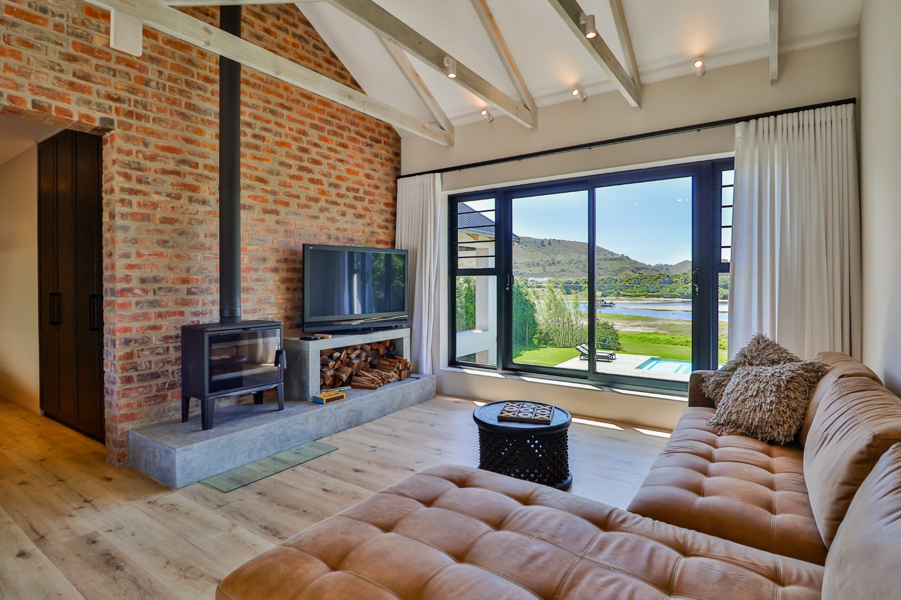  Modern home - Twin Rivers Estate - 物件實景