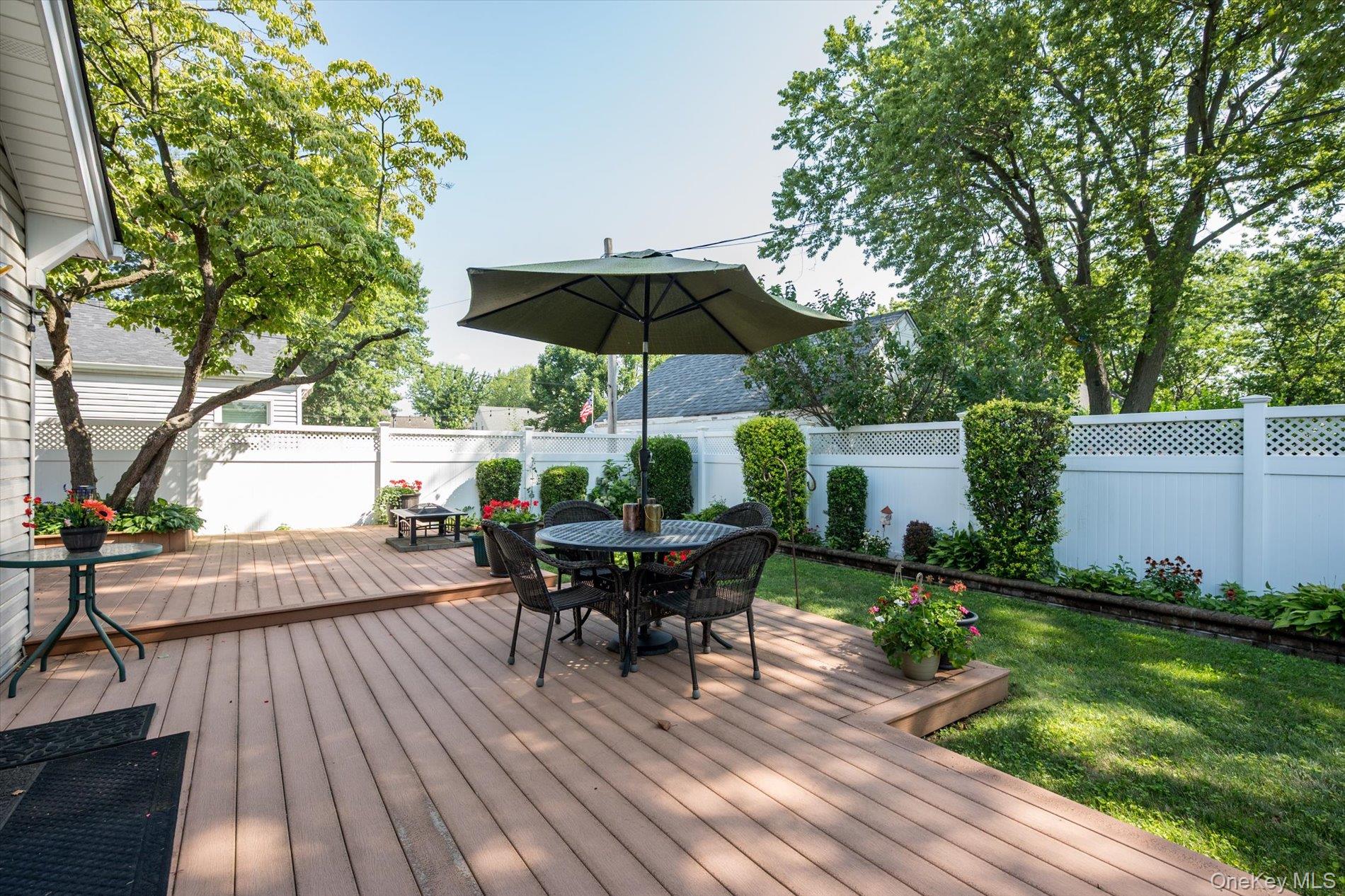 Levittown, New York, 11756, United States, 5 Bedrooms Bedrooms, ,2 BathroomsBathrooms,Residential,For Sale,1931352