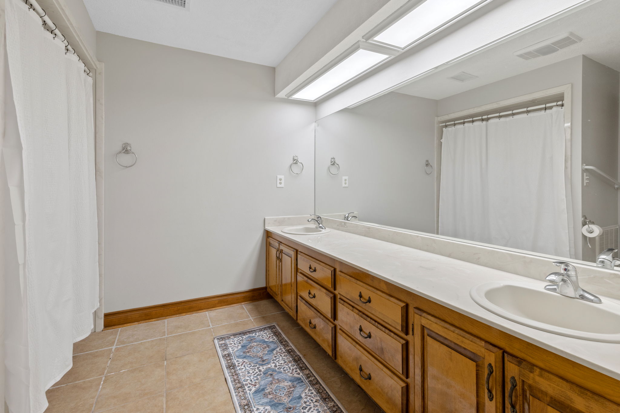 Lake Charles, Louisiana, 70601, United States, 4 Bedrooms Bedrooms, ,3 BathroomsBathrooms,Residential,For Sale,2005290