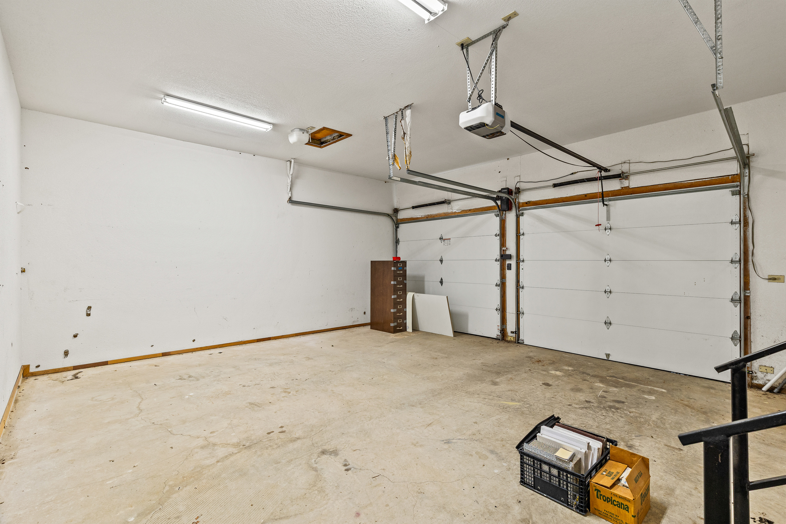 Adkins, Texas, 78101, United States, 4 Bedrooms Bedrooms, ,2 BathroomsBathrooms,Residential,For Sale,1979790