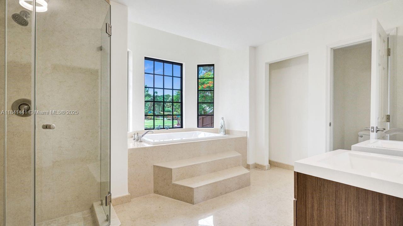 Davie, Florida, 33330, United States, 5 Bedrooms Bedrooms, ,5 BathroomsBathrooms,Residential,For Sale,1896833