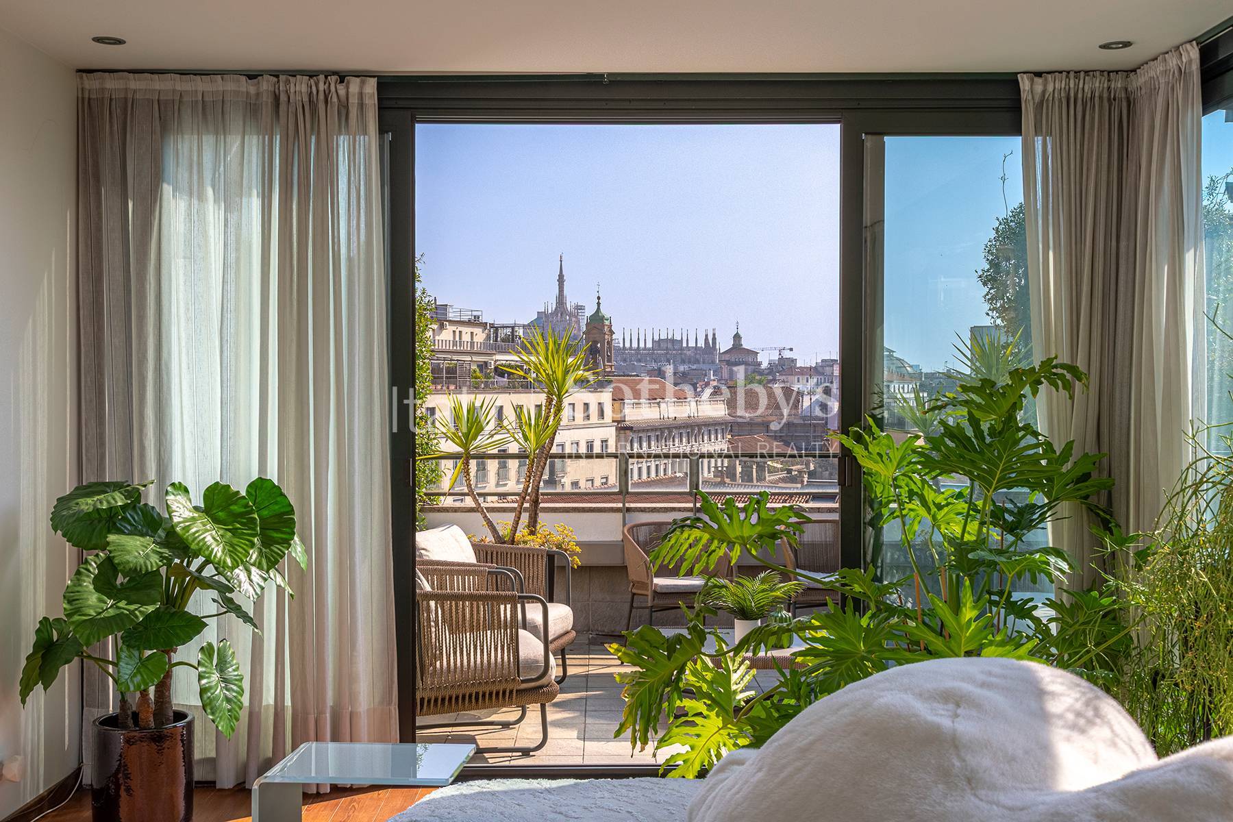  Prestigious penthouse with terrace steps from Montenapoleone - 物件實景