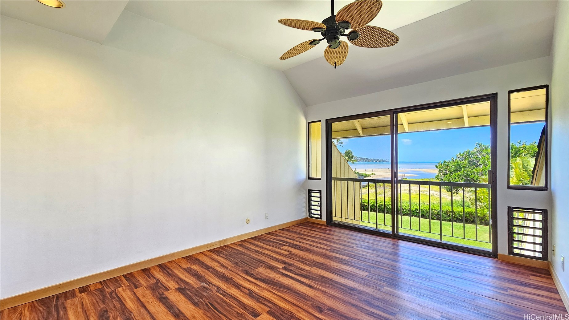 Honolulu, Hawaii, 96821, United States, 2 Bedrooms Bedrooms, ,3 BathroomsBathrooms,Residential,For Sale,1838475