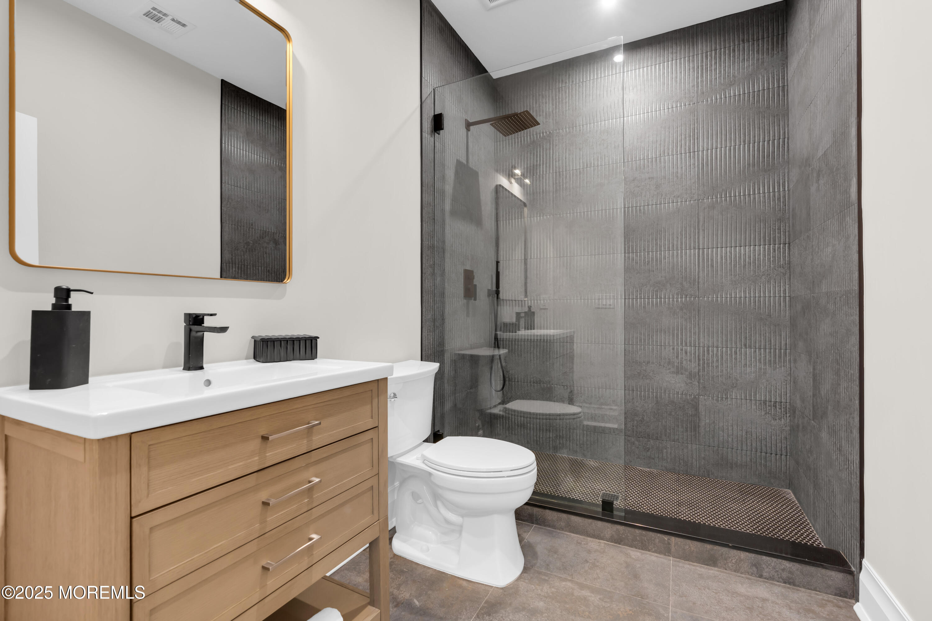 Little Silver, New Jersey, 07739, United States, 5 Bedrooms Bedrooms, ,5 BathroomsBathrooms,Residential,For Sale,2005340