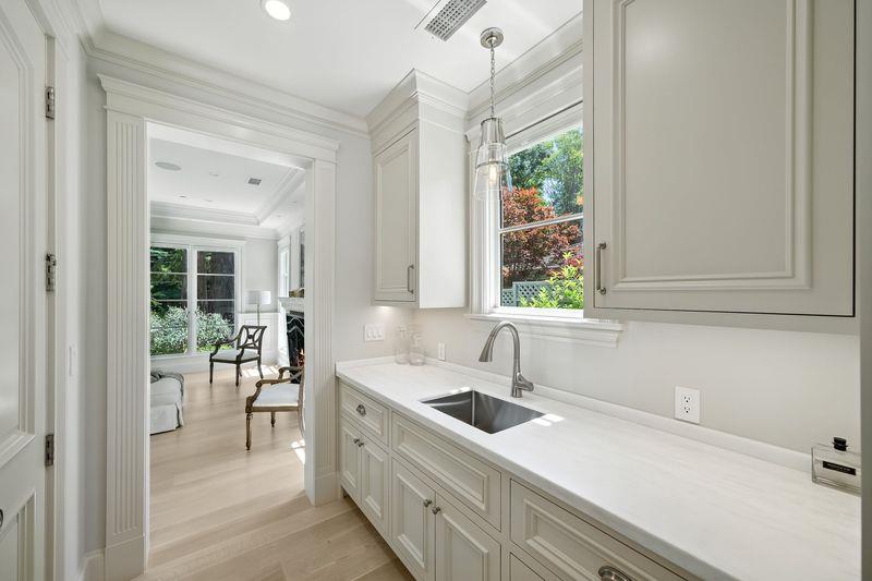 San Mateo, California, 94402, United States, 4 Bedrooms Bedrooms, ,6 BathroomsBathrooms,Residential,For Sale,1836989