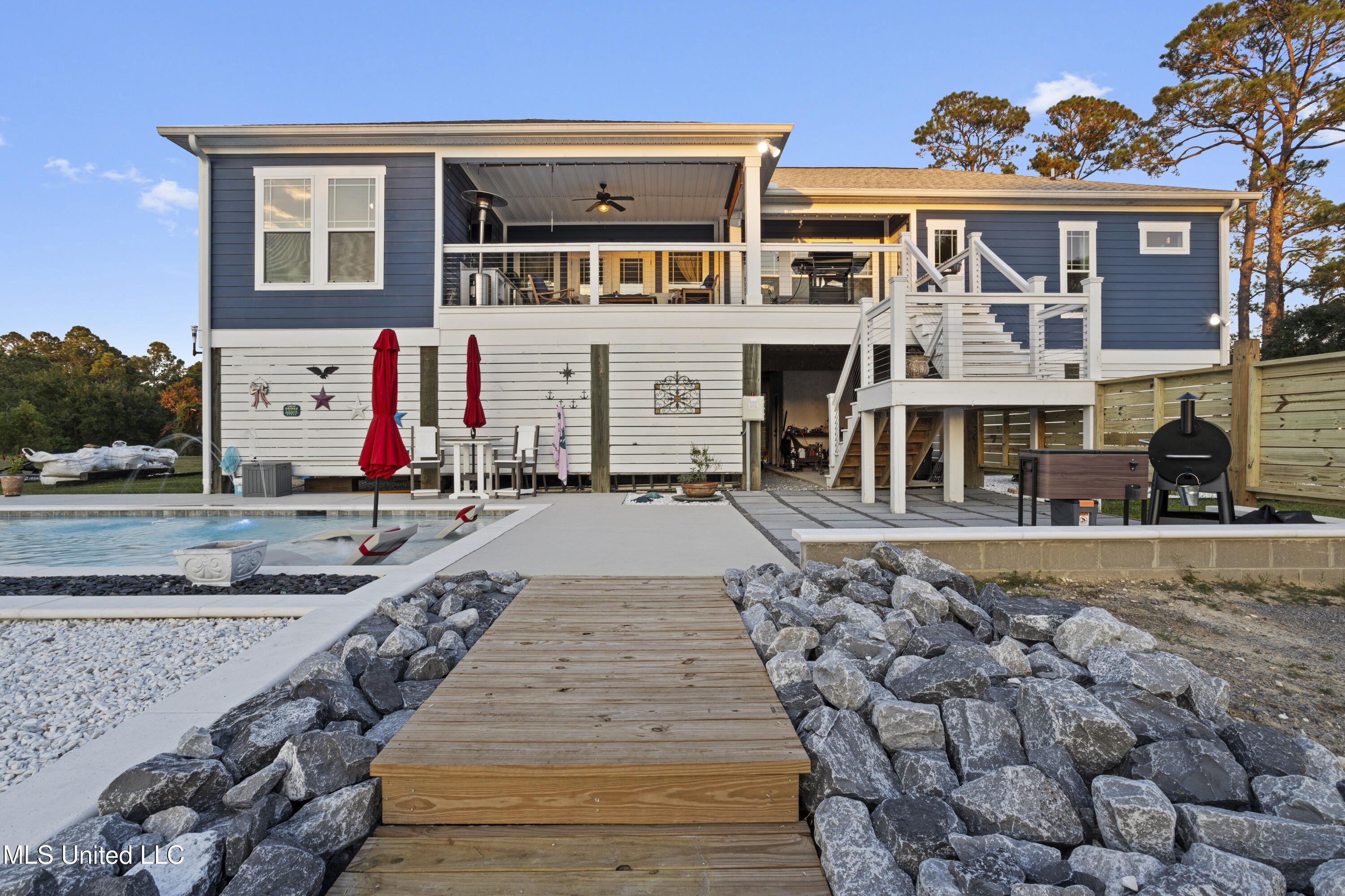 Biloxi, Mississippi, 39532, United States, 3 Bedrooms Bedrooms, ,2 BathroomsBathrooms,Residential,For Sale,1977192