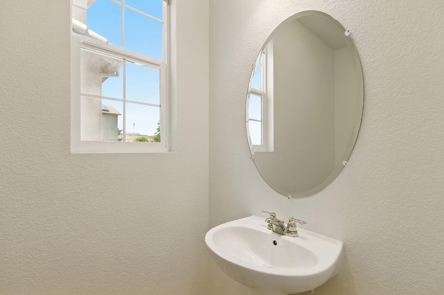 Elk Grove, California, 95758, United States, 4 Bedrooms Bedrooms, ,3 BathroomsBathrooms,Residential,For Sale,1847493