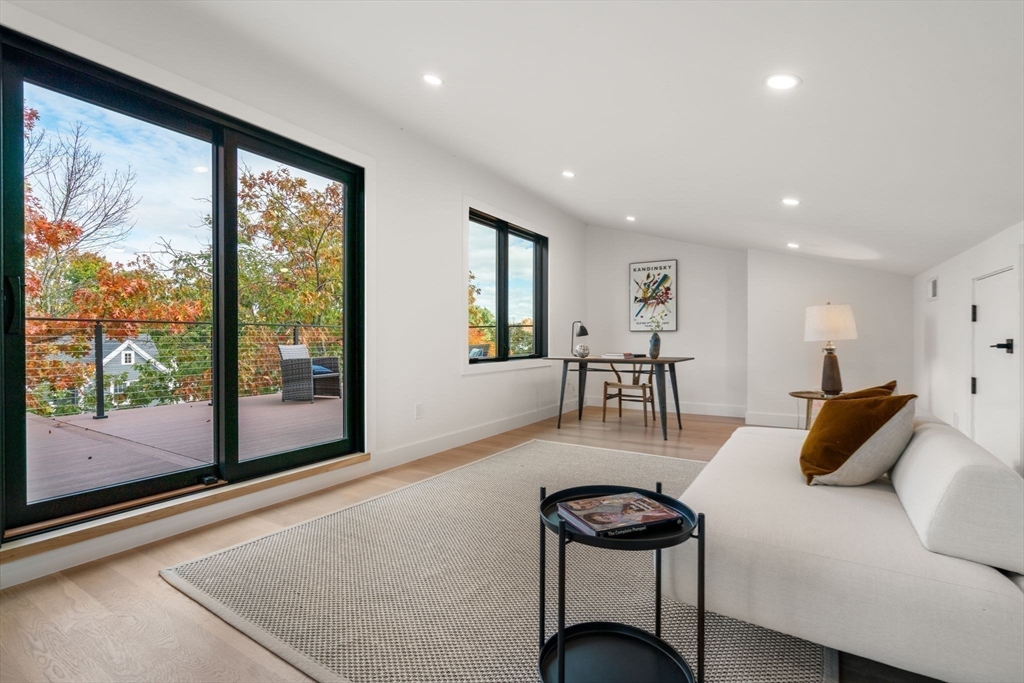 Newton, Massachusetts, 02465, United States, 6 Bedrooms Bedrooms, ,7 BathroomsBathrooms,Residential,For Sale,1730444
