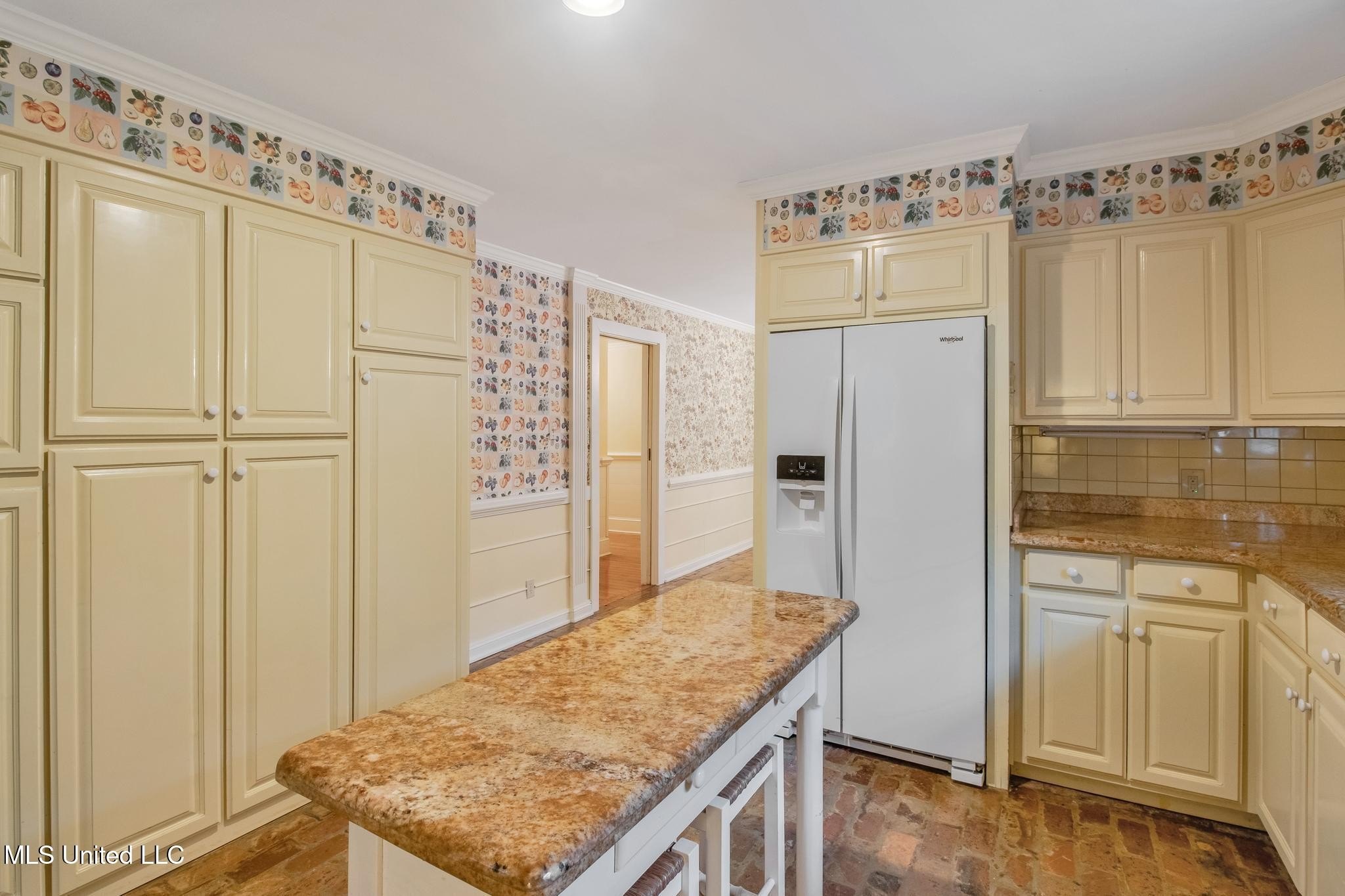 Gulfport, Mississippi, 39507, United States, 4 Bedrooms Bedrooms, ,4 BathroomsBathrooms,Residential,For Sale,1977287