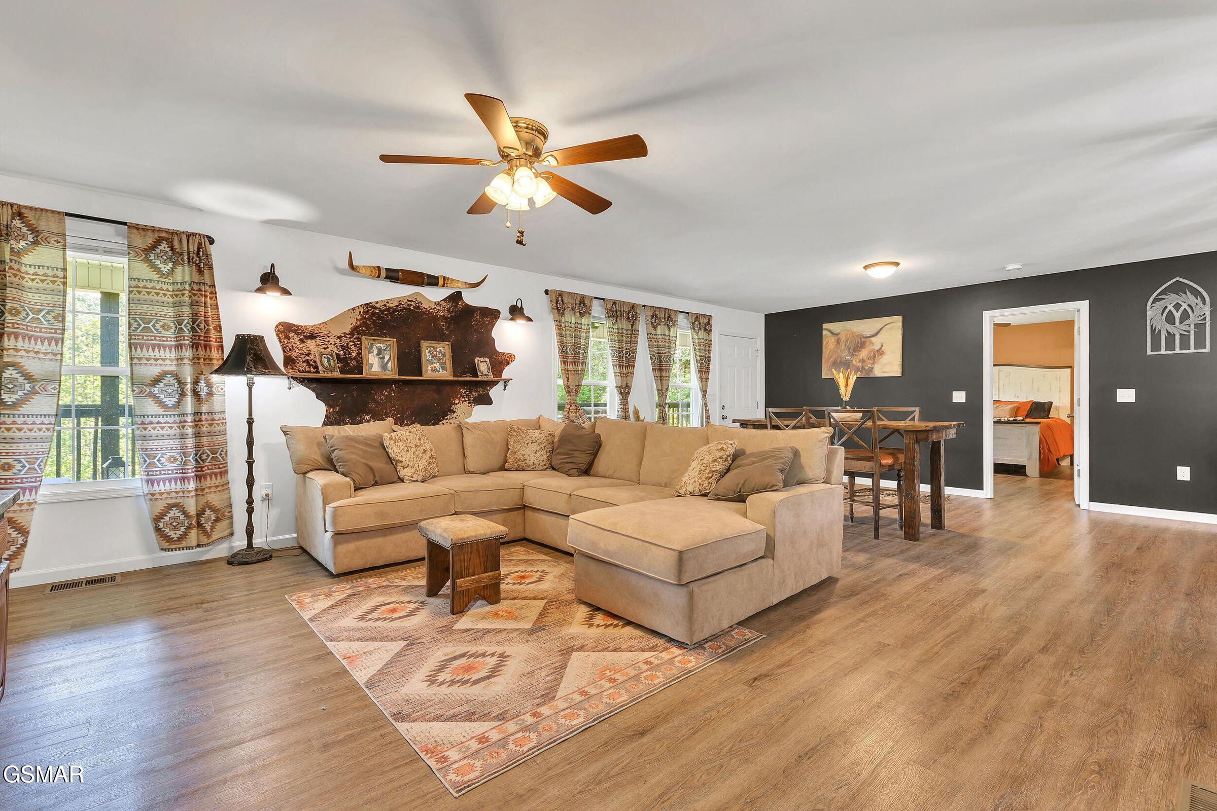 Bybee, Tennessee, 37713, United States, 4 Bedrooms Bedrooms, ,2 BathroomsBathrooms,Residential,For Sale,1980486