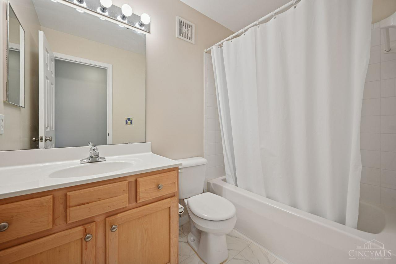 Mason, Ohio, 45040, United States, 5 Bedrooms Bedrooms, ,5 BathroomsBathrooms,Residential,For Sale,1988349