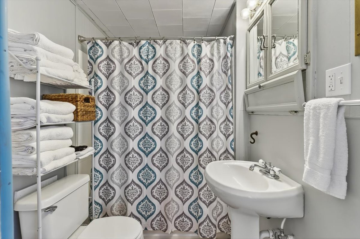 Port Aransas, Texas, 78373, United States, 3 Bedrooms Bedrooms, ,2 BathroomsBathrooms,Residential,For Sale,1973811