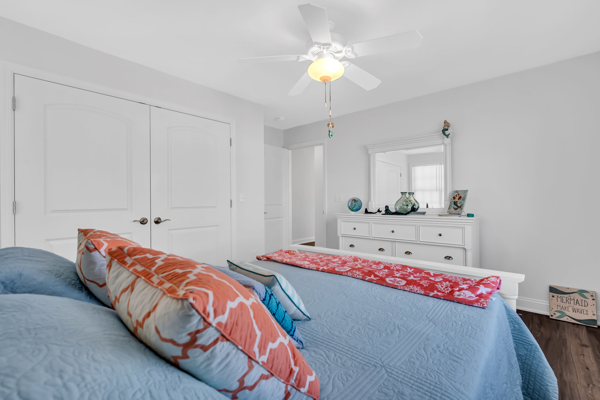  lagoon-front haven in sunset manor where  waterviews grace every room - 物件實景
