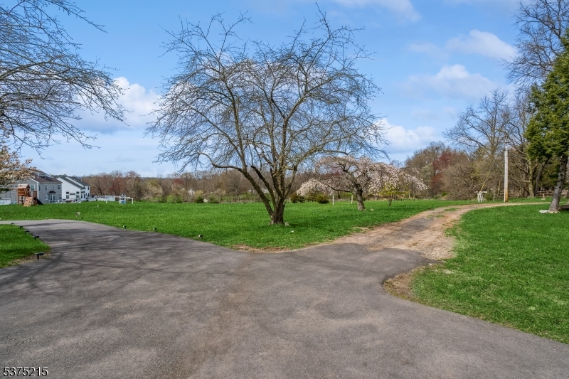 Raritan Twp., New Jersey, 08822, United States, 5 Bedrooms Bedrooms, ,3 BathroomsBathrooms,Residential,For Sale,1908572
