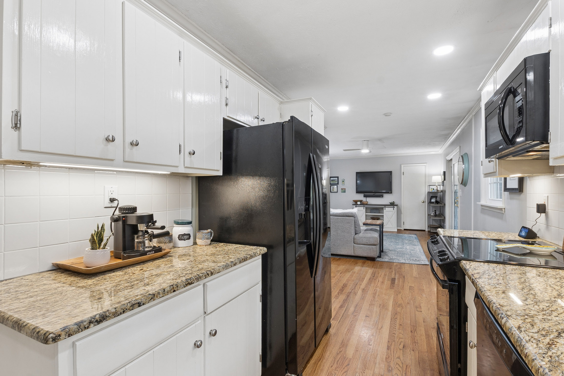  Charming Brick Ranch Nestled in Desirable Lockridge Forest Community - 物件實景